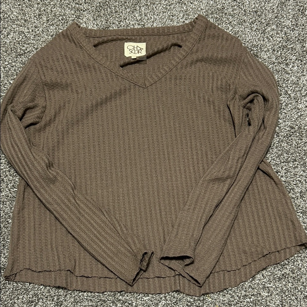 Lightweight V-Neck Long Sleeve Ribbed Top - Brown